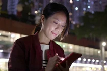 Em trả trầu cau để lấy ông già hơn 60 tuổi