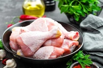 Nhân viên tiết lộ sự thật về những chiếc đùi gà trong siêu thị