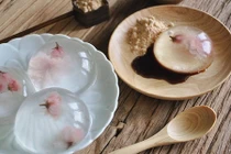 Video:Thử làm bánh giọt nước trong veo, đẹp lung linh