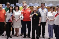 Video: Cách cổ vũ World Cup cực "độc" của các đại sứ Liên hợp quốc