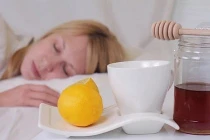 Uống nước chanh mật ong vào buổi sáng tốt hơn bất cứ loại nhân sâm nào