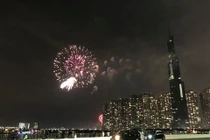 Rộn ràng pháo hoa chào mừng năm mới 2019 trên khắp cả nước