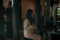 Trà My 'Vợ ba' đăng ảnh rạng rỡ sau tâm bão phim bị dừng chiếu