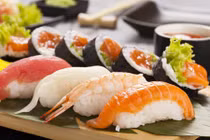Video: Sushi ăn kèm nước sốt đặc biệt ở Chicago