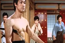 Vì sao Lý Tiểu Long luôn tìm cách miệt thị môn phái karate?