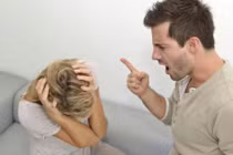 Chồng gia trưởng bắt vợ sinh bằng được con trai