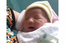 Hoảng hốt bé gái sơ sinh bị bỏ rơi gần chùa