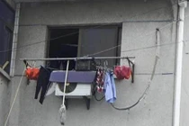 Mất mạng chỉ vì nhắc hàng xóm đi vệ sinh nhớ xả nước