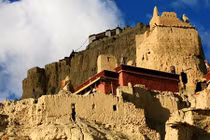 Tàn tích của vương quốc bí ẩn Guge ở Tây Tạng