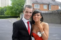 Trở thành tội phạm tình dục vì... muốn giống bố