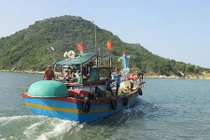 Sướng rơn ở nơi lộc biển về cảng cá Đề Gi lúc sớm mai