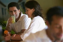 "Ham vui", chồng trốn chui trốn lủi giấu vợ đi chữa bệnh xã hội