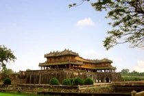 Nhân vật quyền lực nào quản lý tiền trong hoàng cung triều Nguyễn?