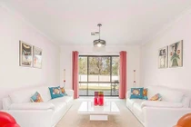 Chồng cũ Phi Thanh Vân tậu biệt thự triệu đô bên Úc