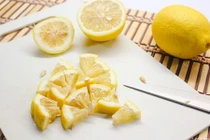 Mẹo cực hay để khử mùi hôi thùng rác trong “một nốt nhạc“