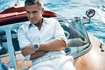 George Clooney gọi bạn thân đến nhà tặng mỗi người 24 tỷ