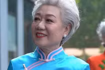 Tại sao con người lại gù lưng, tóc bạc và da đồi mồi sau khi già?