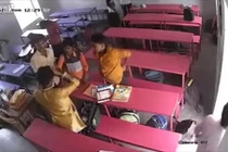 Hai cậu bé Ấn Độ cãi nhau trong lớp và cái kết mất hai mạng sống