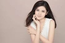 Lần đầu lộ diện bạn trai siêu tâm lý của Á hậu Thùy Dung