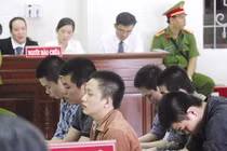 Tự húc vào gốc cây thiệt mạng và những án tù... "giết người"