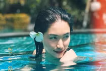 Hòa Minzy tung ảnh diện bikini cực bén nhưng lại bị hỏi có độn mông không?