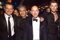 Giàu nhất lịch sử, "cha đẻ" Amazon không thể tiếp tục ở ẩn