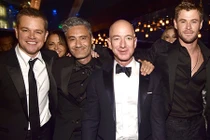 Giàu nhất lịch sử, "cha đẻ" Amazon không thể tiếp tục ở ẩn