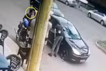 Vô tình bắn chết bạn, cảnh sát tự sát ngay giữa đường