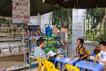 Quầy sách báo miễn phí của cụ bà Hà Nội