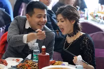 Vì sao nhiều cô gái Tây “mê mẩn” đàn ông Trung Quốc?