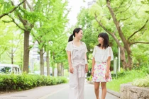 Bố mẹ choáng váng vì con gái 7 tuổi đã ủ rũ vì "đèn đỏ"