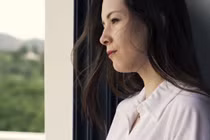 Vợ hoảng hồn vì bị bạn chồng say rượu sàm sỡ