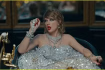 Quay MV "chửi cả thiên hạ", Taylor Swift xô đổ kỷ lục của Adele