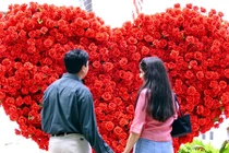 Valentine khắc khoải: Phụ nữ 30 tuổi "chưa từng yêu" ở Hong Kong