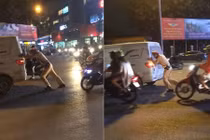 Video: Ô tô chết máy giữa đường và hành động đẹp của chiến sĩ CSGT