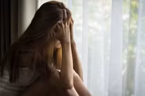 Mẹ chồng nằng nặc đòi ngủ cùng con dâu bởi lý do chẳng ai ngờ tới