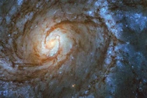 Cận cảnh vật thể sáng chói chứa lỗ đen "quái vật"