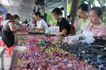 Chợ 'bán đá quý như rau' cũng bị ảnh hưởng do Covid-19