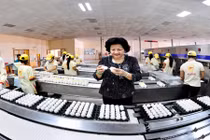 Phụ nữ Việt Nam giỏi làm kinh tế nhất Đông Nam Á