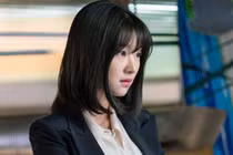 Vào nhà bạn thân ngủ nhờ, cảnh tượng trước mắt khiến tôi sụp đổ