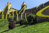 Hàng nghìn du khách đổ tới tòa thành cổ để xem điều kỳ lạ