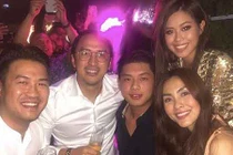 Vợ chồng Tăng Thanh Hà rạng rỡ hội ngộ 3 em út quyền lực