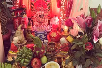 Rằm tháng Chạp cúng thần Tài nên cắm mấy bông hoa để tài lộc kéo đến?