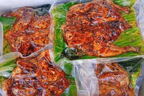 Đặc sản Tây Bắc, lò than rực lửa, nướng 4.000 con chuyển về Hà Nội