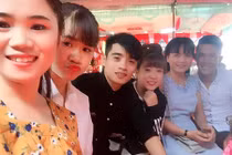 Cô dâu ôm người yêu cũ khóc nức nở trong đám cưới?