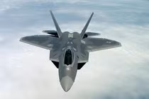 Video cận cảnh siêu chiến đấu cơ F-22 Raptor nhào lộn trên không