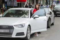 Loạt hot girl Việt mua nhà, tậu xe tiền tỷ ở tuổi đôi mươi