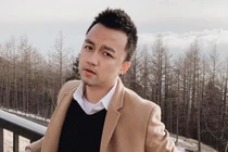 Dân mang thán phục "thánh" hóa trang phiên bản "cây nhà lá vườn"