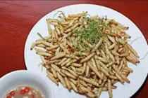 Giật mình bầy sâu trên đĩa mồi nhậu thơm nức của dân Việt