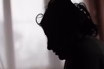 Thảm thương người vợ bị chồng rạch “vùng kín” vì nghi ngoại tình